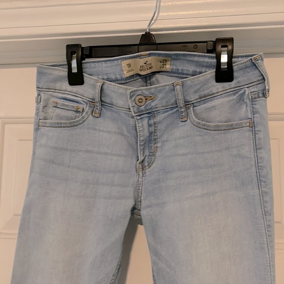 Hollister Super Skinny Light Wash - Picture 2 of 4